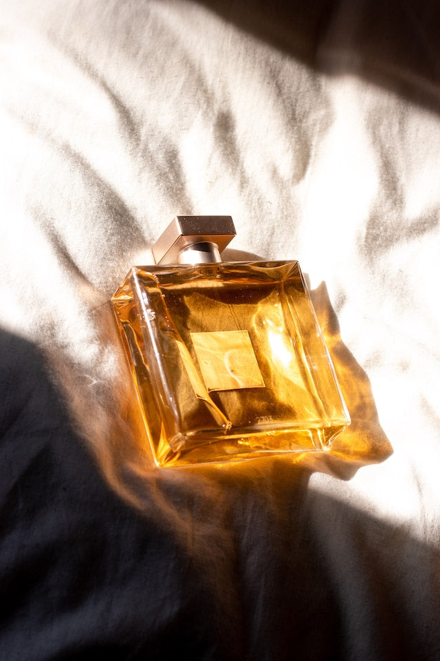 How Long Does Perfume Last? On Skin & Stored